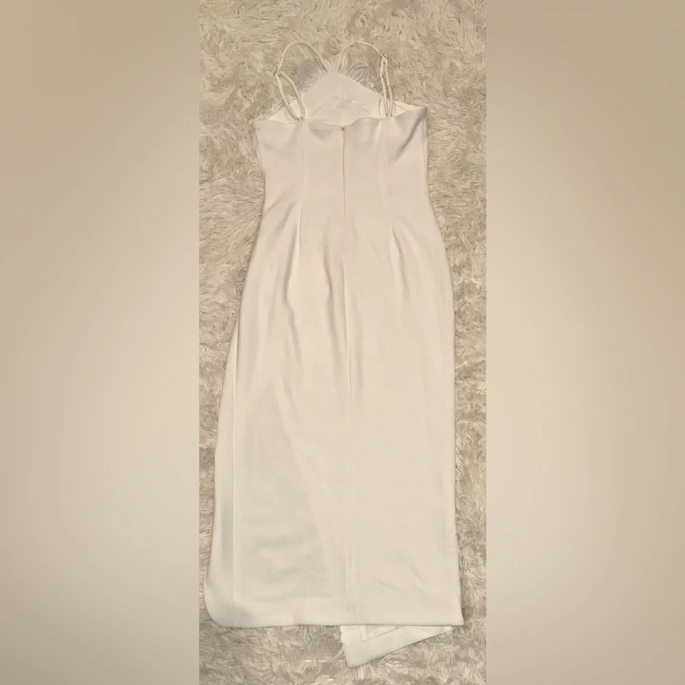 NEW Elliatt Janelle 3d Flower white halter Midi Dress sz L